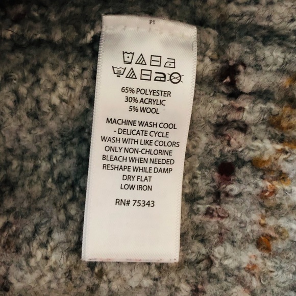 Shrinking Violet Cropped Grey & Warm Colored Sweater - Picture 3 of 8